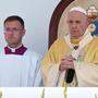 Papst Franziskus am Sonntag bei der Messfeier in Budapest