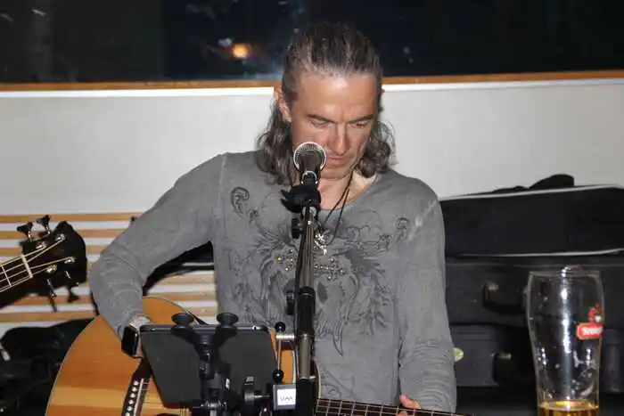 Für "Radio Kärnten"- Moderator Mike Diwald ist die Musik pure Leidenschaft.