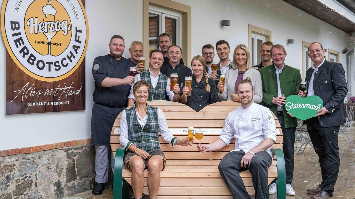 Chefin Anita Herzog mit Küchenchef Richard Herzog auf der Steiermark-Herzbank