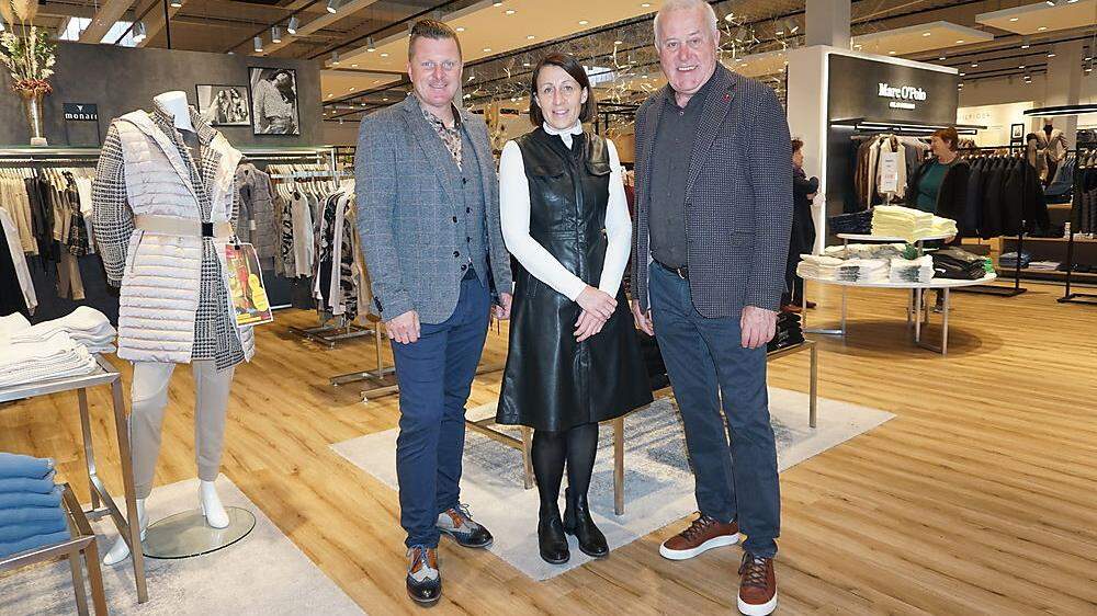 Modehaus-Chef Rainer Rauch mit  Eva Klucsarics und Seniorchef Ferdinand Roth