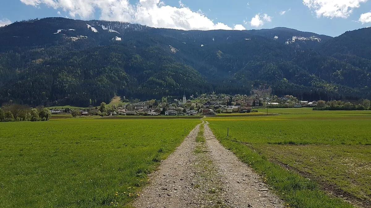 Gegen einen möglichen Hubschrauber-Landeplatz auf dem Baldramsdorfer Boden im Norden der Gemeinde werden Unterschriften gesammelt