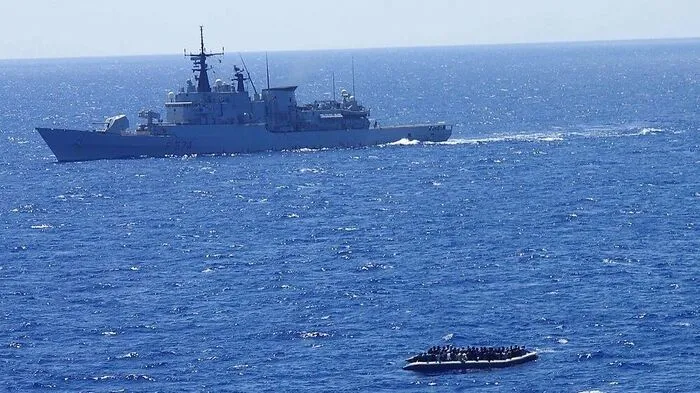 Die italienische Küstenwache greift laufend Boote mit Migranten auf