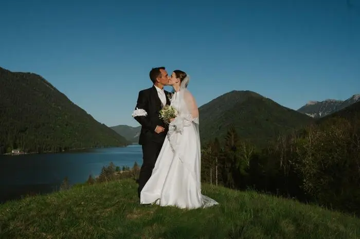 Nach vielen Jahren zwischen Kärnten und Linz feierten Anna und Thomas Krainer ihre Traumhochzeit am Weißensee