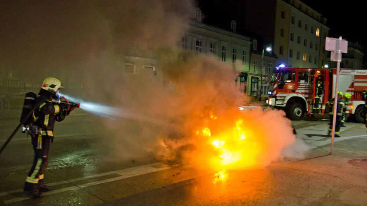Die Flammen gingen vom Kofferraum aus