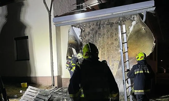 Die verbrannte Hausmauer