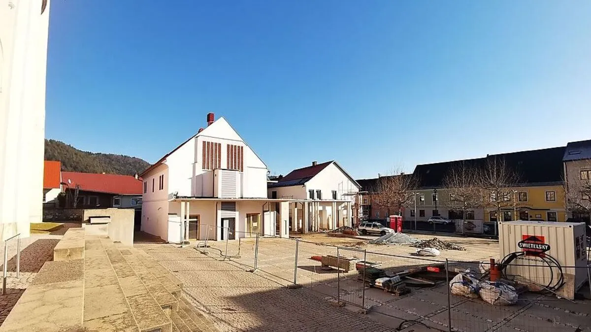 Der Kirchplatz in Griffen wird zum Zentrum der Begegnung für Bewohner und Touristen umgestaltet