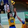 BLEIBURG,AUSTRIA,16.NOV.24 - VOLLEYBALL - AVL, Austrian Volley League, SK Aich/Dob vs UVC Graz. Image shows Henrique Adami and Sebastian Sablatnig (Aich/Dob).  
Photo: GEPA pictures/ Matthias Trinkl