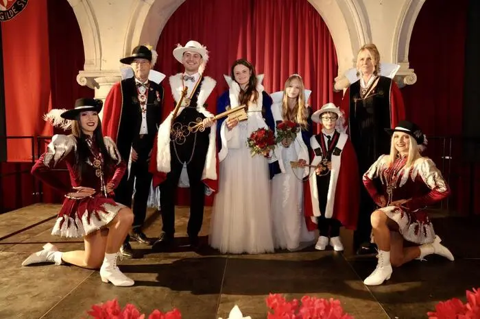 Kanzler Peter Schober, Prinz Roman Siller, Prinzessin Jennifer Eigner-Haas, Kinderprinzessin Jana Maria Ebner, Kinderprinz Sebastian Schönfelder und Karin Schober