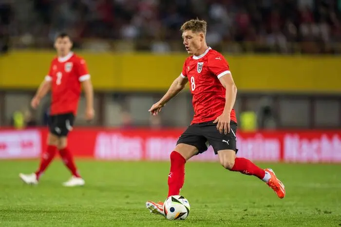 Alexander Prass 3: Der Meisterspieler des SK Sturm startete vorsichtig und steigerte sich mit Fortdauer der Partie. Bot auf ungewohnter Position nicht die Leistung wie so oft bei Sturm. 