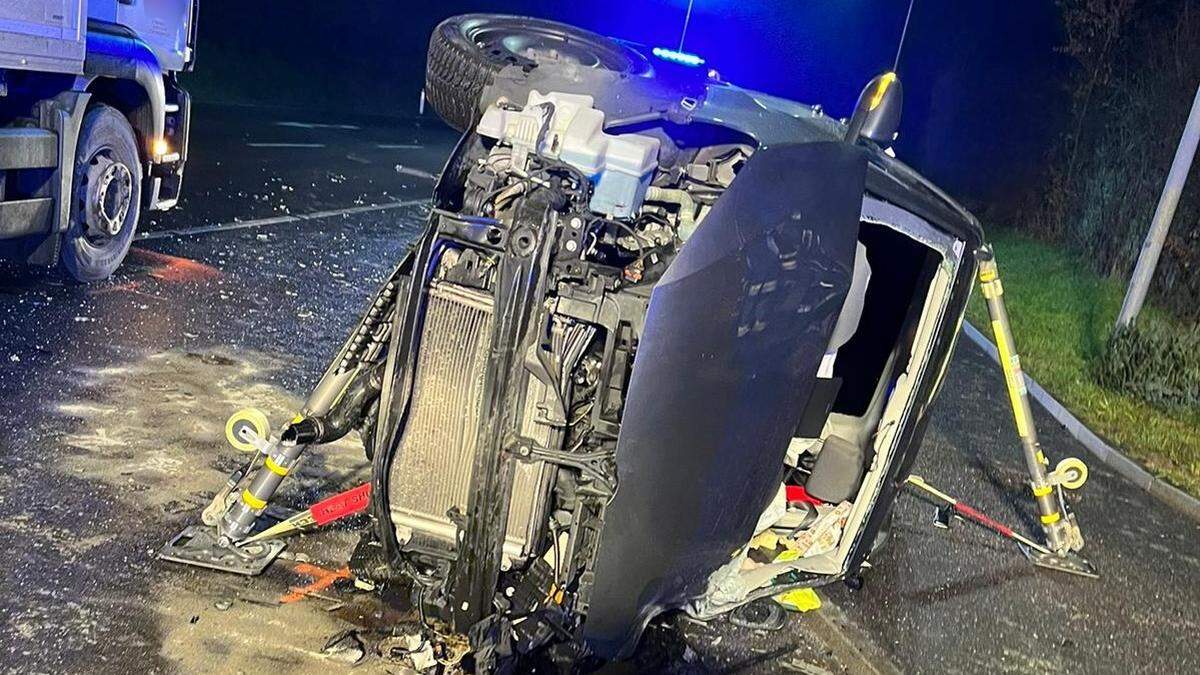 Am Donnerstagabend kollidierte in Feldbach ein Pkw mit einem Lkw