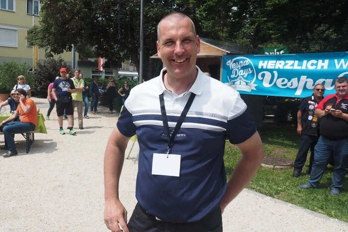 Bitte klicken Sie sich durch die Bilder. . .