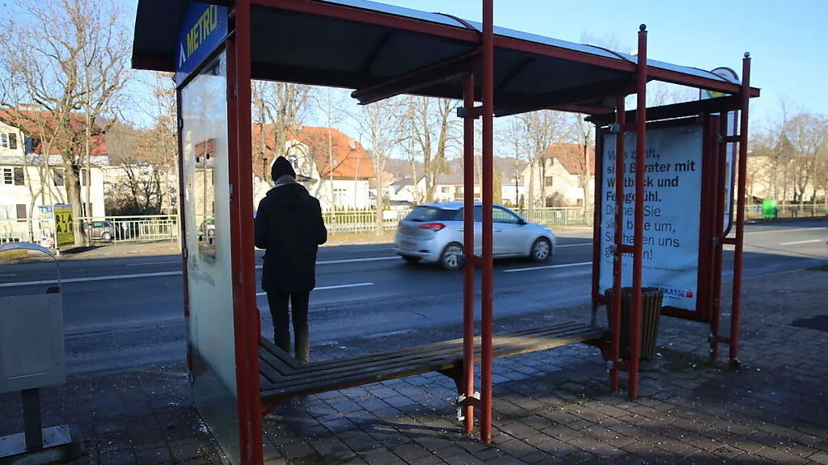 Das schützende Glas fiel blinder Zerstörungswut zum Opfer 