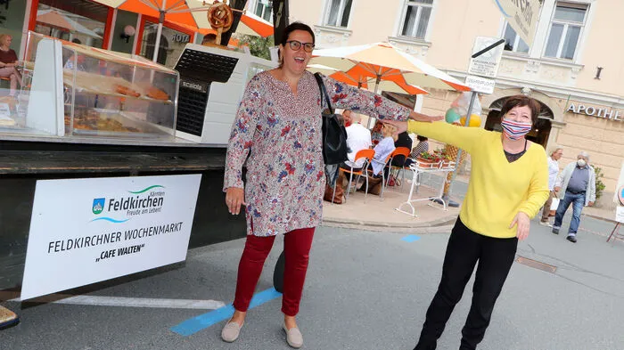 Auch die Geschäftsführerin der Musikakademie Stift Ossiach Marion Rothschopf-Herzog und ihrer Mitarbeiterin Ulrike "Uli" Baumgartner hielten den Sicherheitsabstand genau ein!