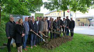 Spatenstich in Feldbach mit Vertretern der Politik und den ausführenden Baufimen