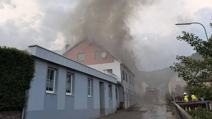 Erst nach Stunden war der Brand gelöscht