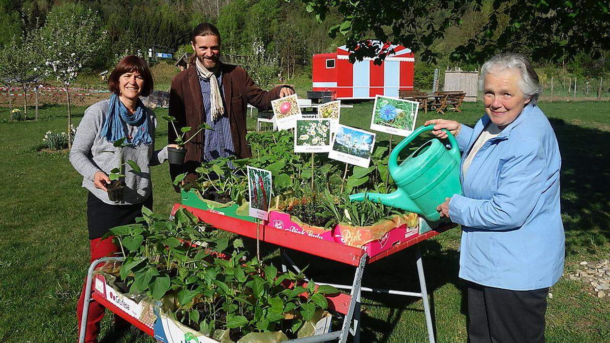 Sie pflanzen eine andere Welt: Silvia Lackner, Norman Tendis und Gundl Ratke 