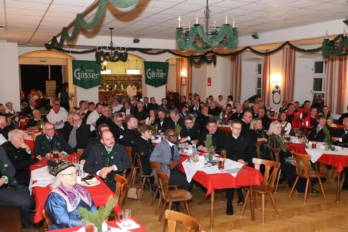 Zuvor wurde in der Pfarrkirche Vordernberg das Barbarahochamt mit Pfarrer David Simon gefeiert.