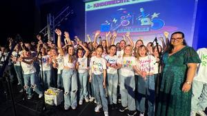 Großer Jubel: Die Siegerinnen und Sieger des Kinderrechte Songcontests