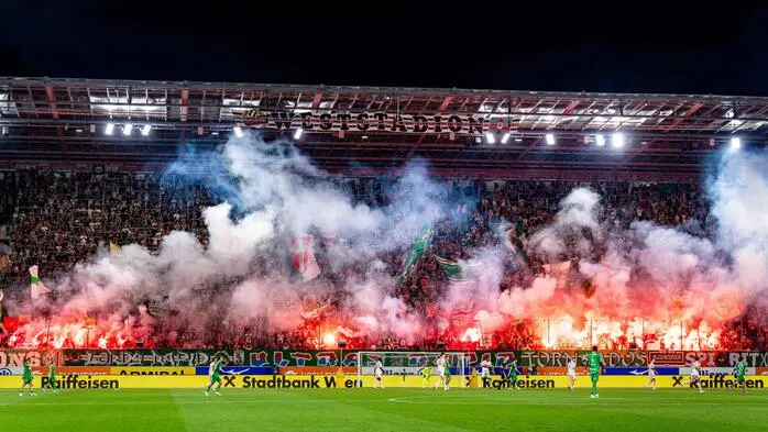 Die Pyros kommen Rapid teuer zu stehen.