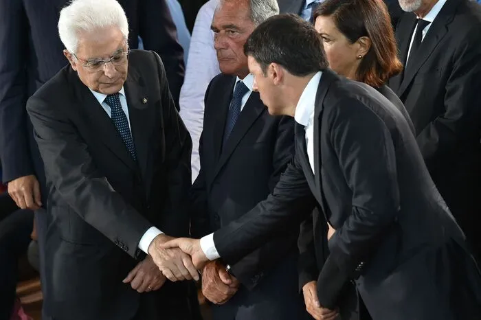 Zu dem Staatsakt für die Opfer der Erdbebenkatastrophe in Italien strömten zahlreiche Trauernde und Überlebende der Katastrophe in die Sporthalle der mittelitalienischen Stadt Ascoli Piceno, die in eine behelfsmäßige Kapelle umgewandelt worden war.