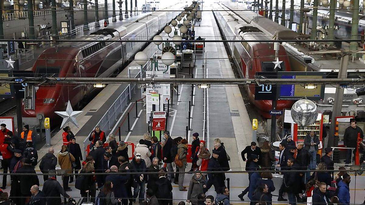 Chaos am Gare du Nord in Paris