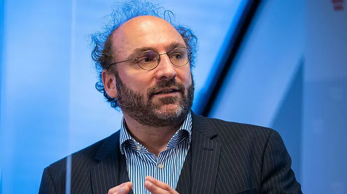 Die Vernunft muss regieren, wir können nicht sagen, wir sperren jetzt auf, weil wir keinen Bock mehr haben", sagt Niki Popper