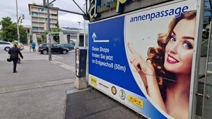 Verschlossenes Tor der Annenpassage beim Hauptbahnhof