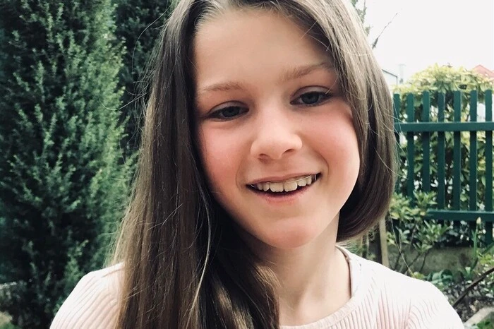 Emilia Kreimer, 9 Jahre, Gleisdorf: "Ich freue mich auf ein großes Familienfest! Ich freue mich auch, dass ich dann wieder Freundinnen einladen darf. Ich finde es auch schön, dass wir dann keine ‚Maske‘ mehr tragen müssen, keinen Abstand mehr einhalten müssen und das Testen in der Schule vorbei ist. Am schönsten finde ich, dass ich dann endlich wieder verreisen darf!"