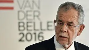 ABD0024_20160910 - WIEN - ÖSTERREICH: Bundespräsidentschaftskanditat Alexander Van der Bellen  am Samstag, 10. September 2016 im Rahmen einer Pressekonferenz zur aktuellen Situation der Präsidentenwahl, in Wien. - FOTO: APA/HANS PUNZ