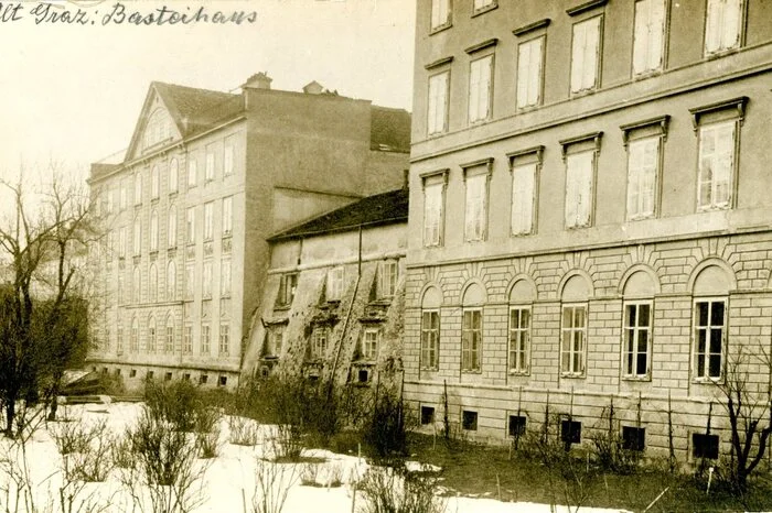 Als die Stadt hinter den Häusern der heutigen Kaiserfeldgasse aufhörte: damals war die heutige Kaiserfeldgasse noch Botanik.