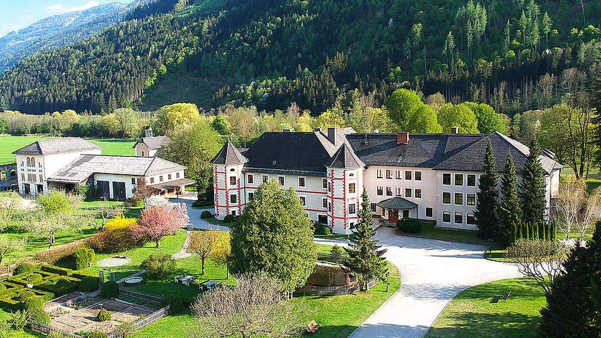 Ein stattliches Gut: Schloss Drauhofen in Lurnfeld