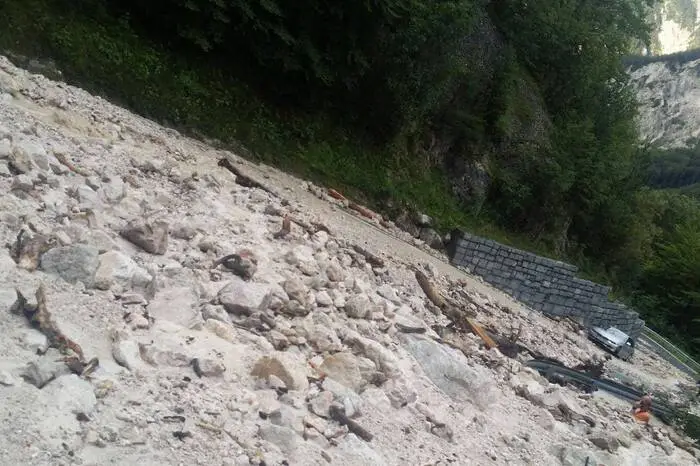Um 18.17 Uhr wurden auch die FF Ferlach sowie 14 andere Feuerwehren des Abschnittes Rosental mittels Sirenenalarm zu Unwettereinsätzen alarmiert.