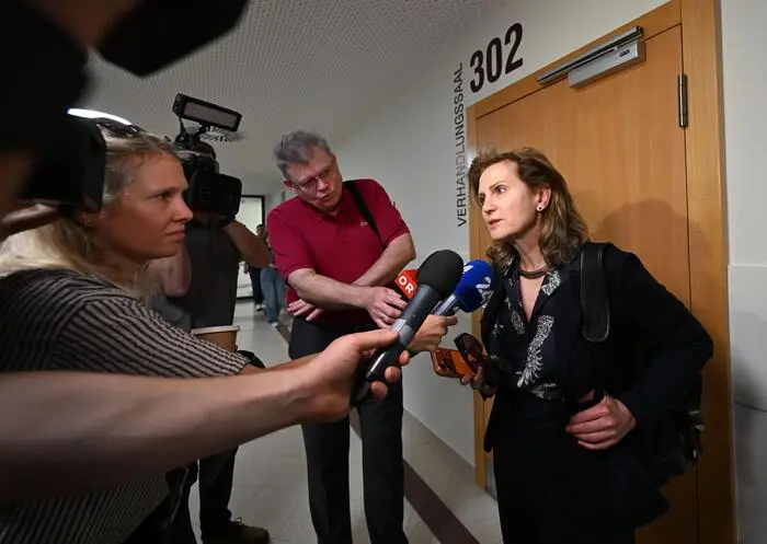 Astrid Wagner vor Gericht bei einem Mordprozess. Angeklagt war eine 14-Jährige, die eine Pensionistin an einem Friedhof getötet hat