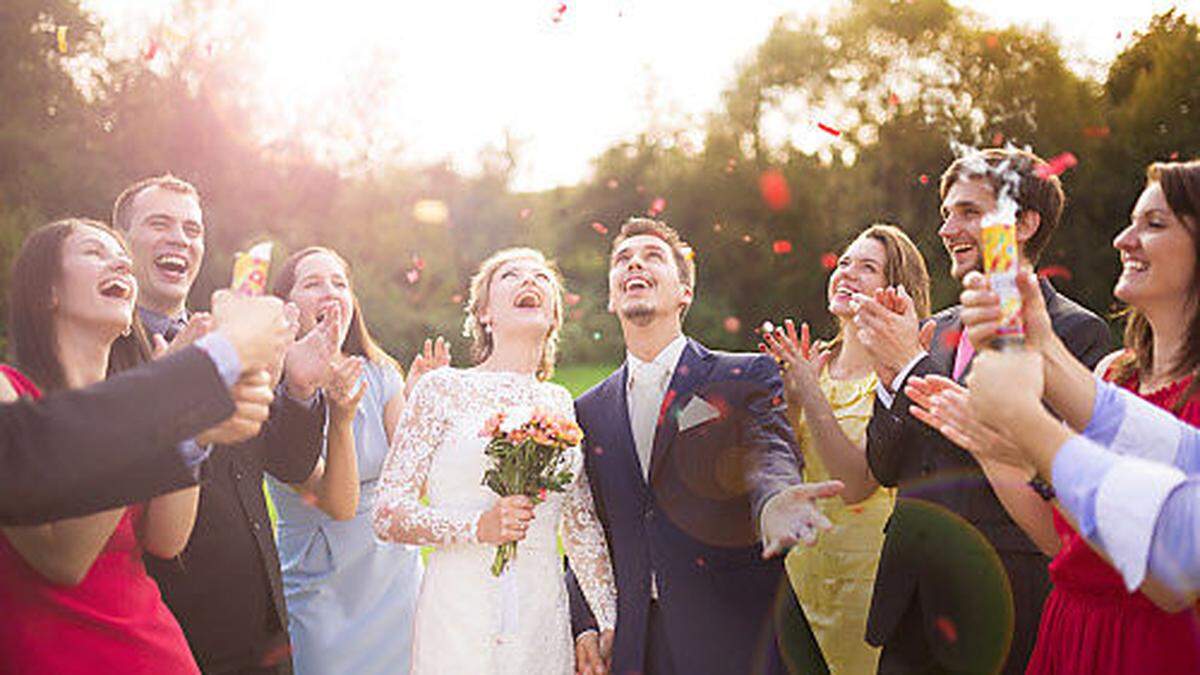 Gerade erst den Bund der Ehe eingegangen? Schicken Sie uns Ihr schönstes Foto von Ihrer Hochzeit