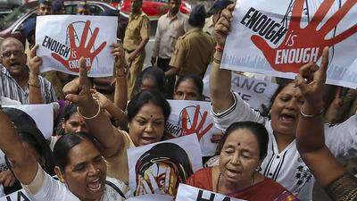 In Indien wurde bei Massenprotesten die alltägliche Gewalt gegen Frauen verurteilt. Aktivisten beklagen jedoch, dass sich nur wenig geändert habe