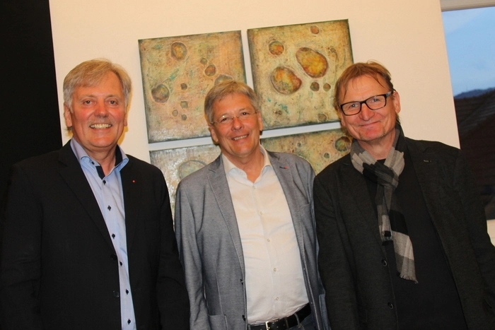 In Begleitung von Bürgermeister Gerhard Visotschnig, Gemeindevorstand Peter Trampusch und Amtsleiterin Regina Wiedl besichtigte er die Ausstellung des Künstlers Albert Mesner.