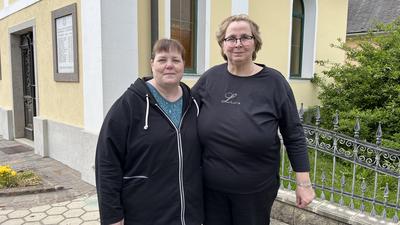 Sylvia S. aus Straden und ihre Freundin Andrea B. aus Mureck unterstützen sich gegenseitig