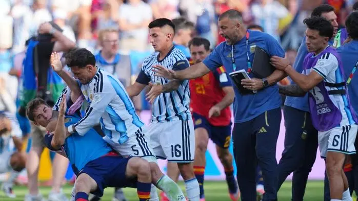 Leandro Paredes muss nach seinem Ausraster lange zuschauen