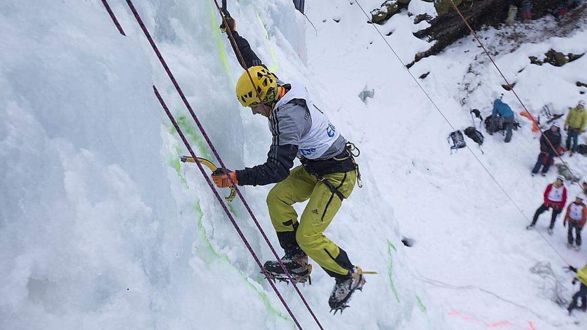 Eisklettern ist nichts für schwache Nerven