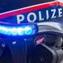 ABD0023_20190511 - WIEN - ÖSTERREICH: ++ THEMENBILD ++ Illustration zum Thema Polizei / Notruf / Sicherheit / Einsatzkräfte / Blaulicht / Exekutive. Im Bild: Das Polizei-Logo auf einem Motorrad aufgenommen am Dienstag, 7. Mai 2019, in Wien. - FOTO: APA/LUKAS HUTER,sujet