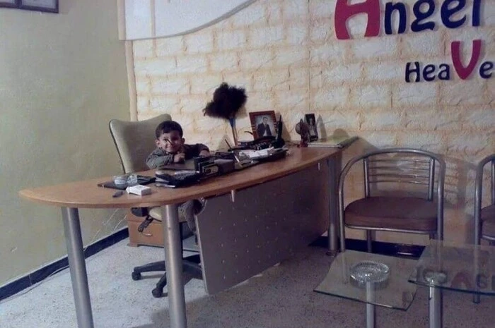 Nach dem verpflichteten Militärdienst hat er im Jahr 2003 die Meisterprüfung gemacht und seine Frau geheiratet. Im selben Jahr gründete er seine Firma unter der Marke "Angel Heaven".
