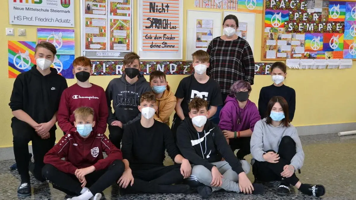 Die Schülerinnen und Schüler der Mittelschule machen sich Gedanken über den Frieden