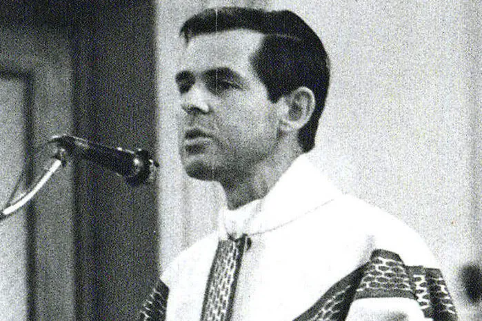 Wolfgang Pucher 1973 als junger Pfarrer