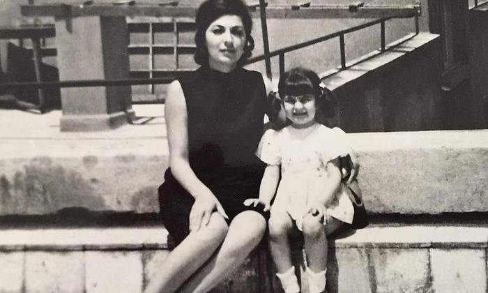 Proschat Madani mit ihrer "Löwenmutter"