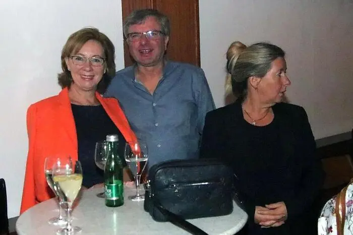 Hans Jürgen Findeis mit seiner Band „Hauns Amore“ begeisterte das Publikum in der Bärnbacher Sporthalle.