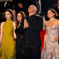 Vin Diesel und seine Co-Stars feiern mit Meadow Walker (links)