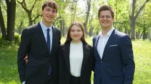 Fabijan Berket, Julia Reichstamm, Kristof Pieper konnten beim Vis Moot Court abräumen