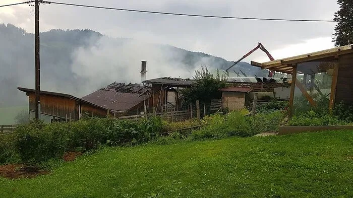 Das Wirtschaftsgebäude brannte nieder