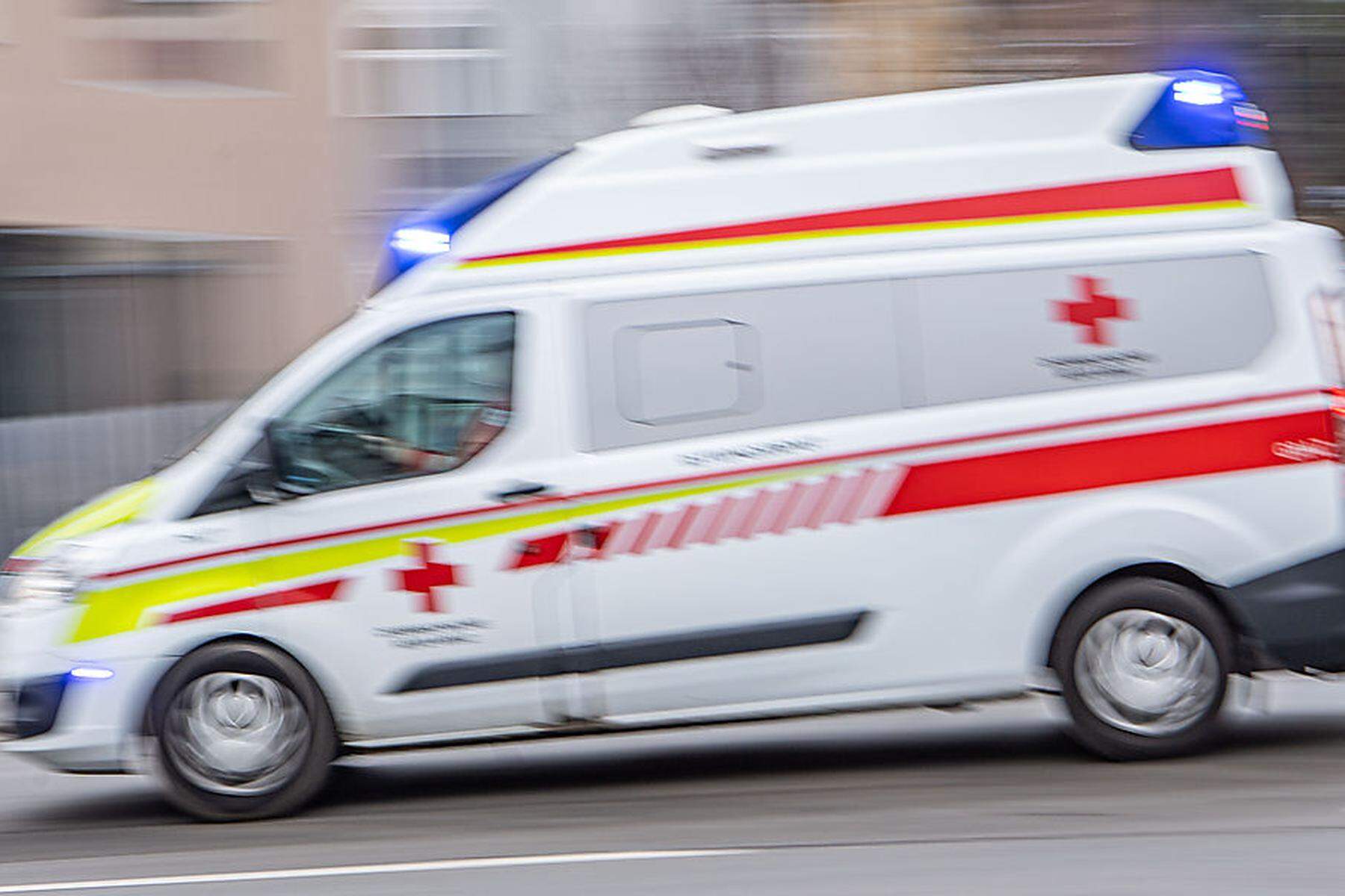 Graz: Ein Verletzter nach Frontalunfall auf der Kärntner Straße