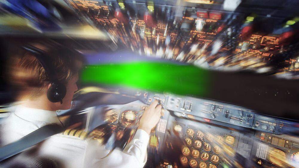 Piloten werden trainiert, wie sie bei Laser-Attacken reagieren